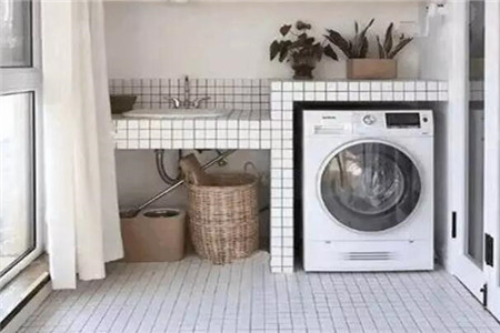 进门见洗衣机